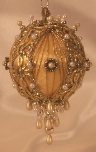 White and Gold Victorian Christmas Ornaments