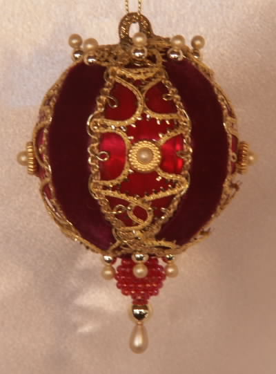 Christmas Tree Ornament Burgundy Gilda